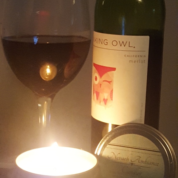 Hand-poured highly scented coconut wax candles 8oz - Picture 4 of 4